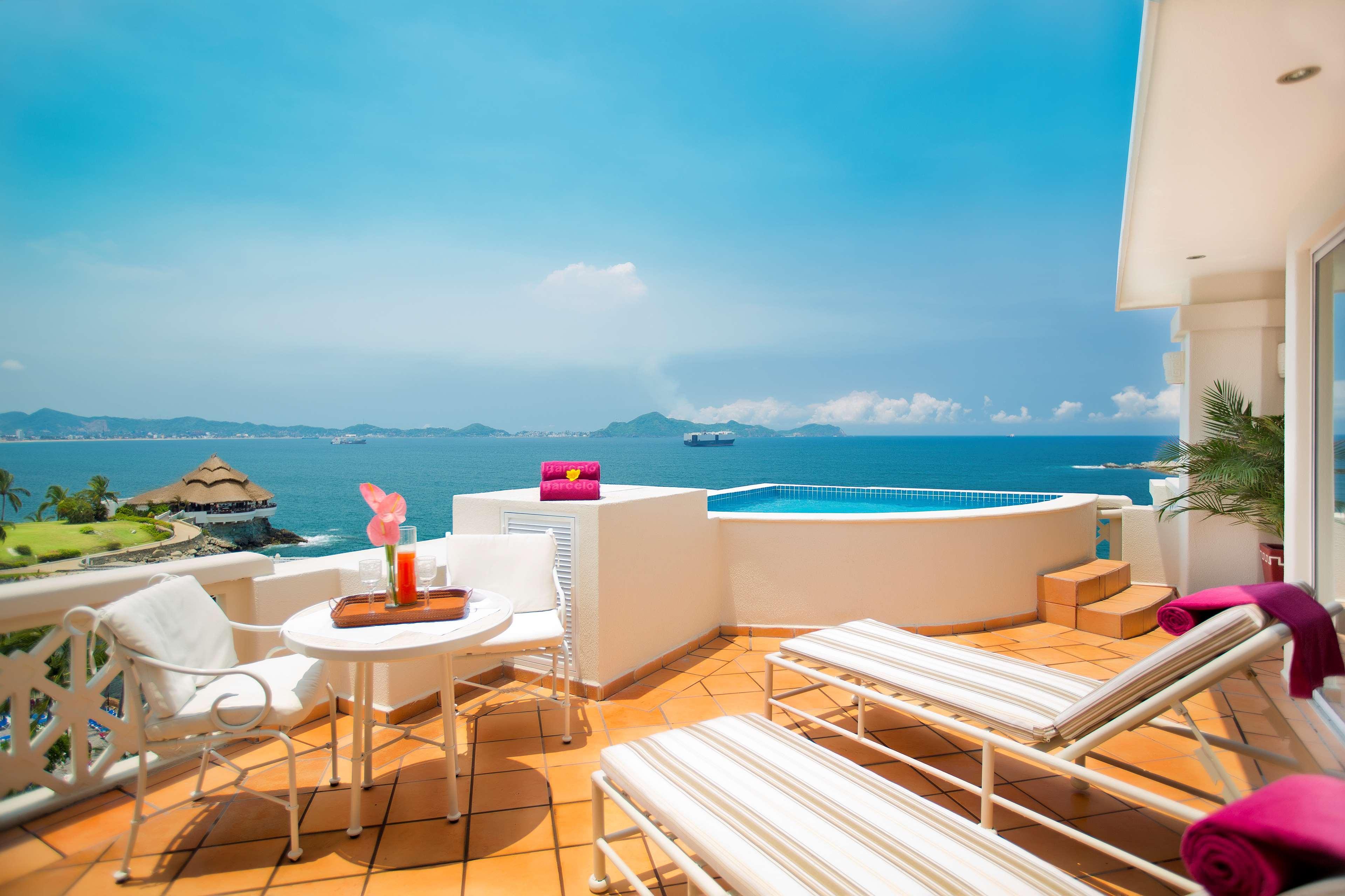 Hotel Barcelo Karmina à Manzanillo Facilités photo View from a rooftop pool at the Grand Fiesta Americana Hotel, Puerto Vallarta, Mexico