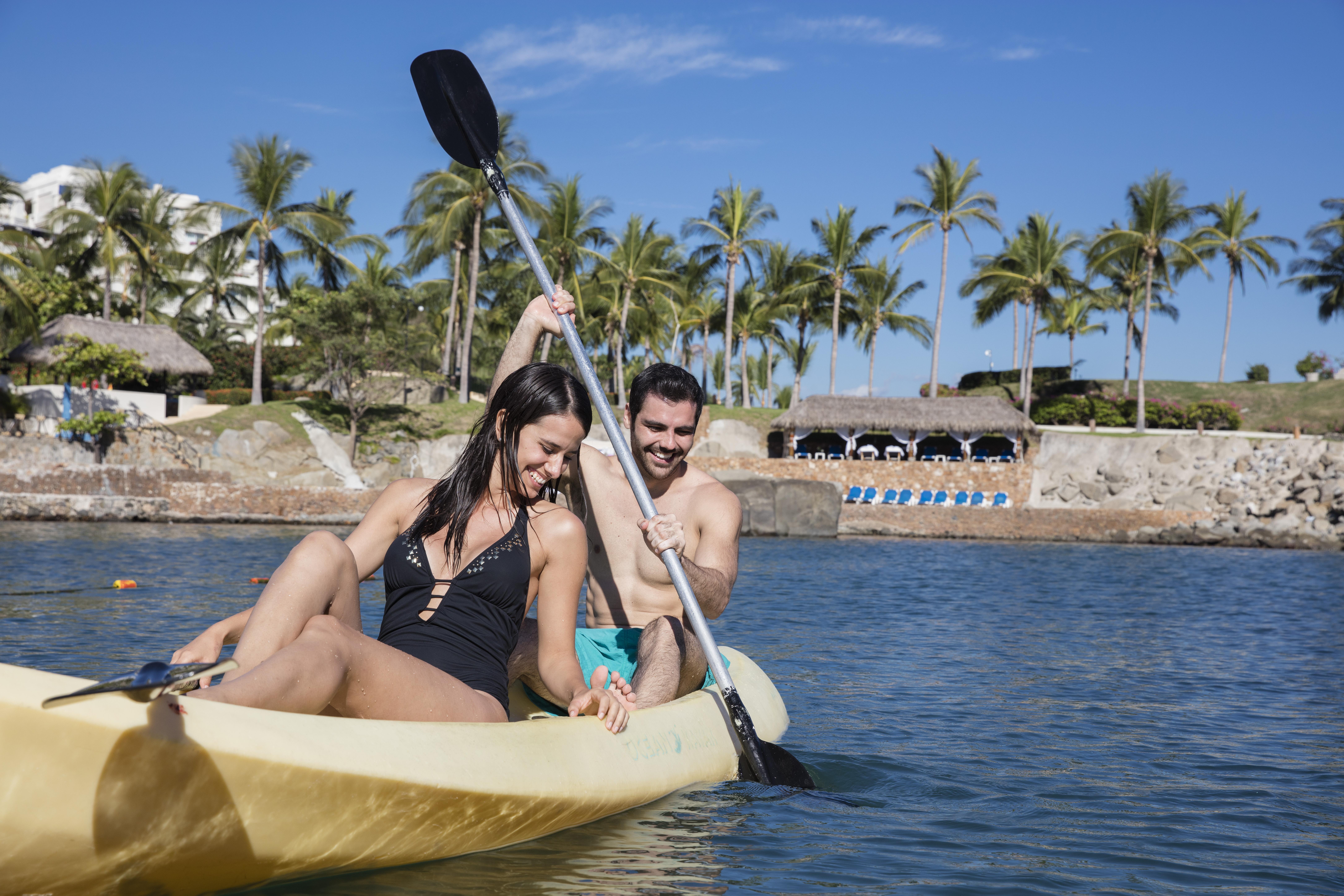 Hotel Barcelo Karmina à Manzanillo Extérieur photo Kayaking in Cabo San Lucas